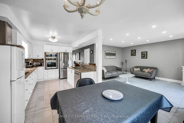 Additional image 15 of 707 Upper Wentworth St