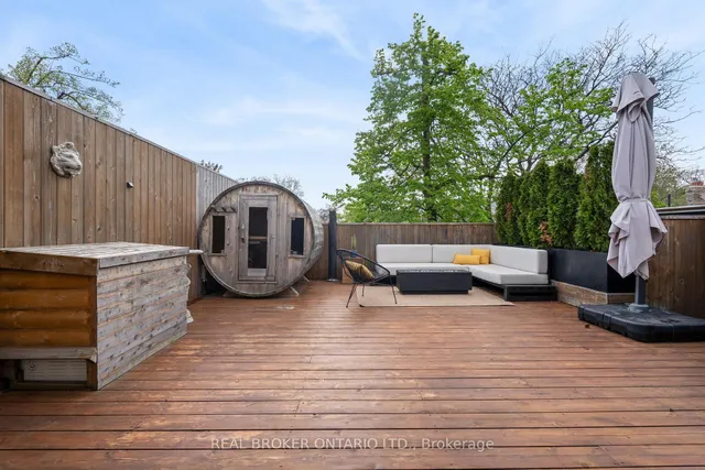 Additional image 43 of 300 Avenue Rd Unit 4