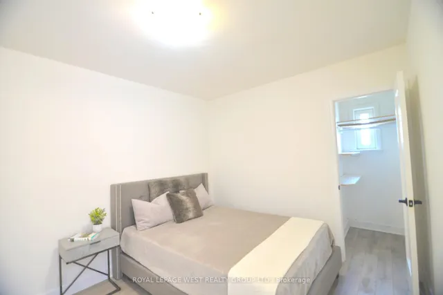 Additional image 19 of 905 Islington Ave