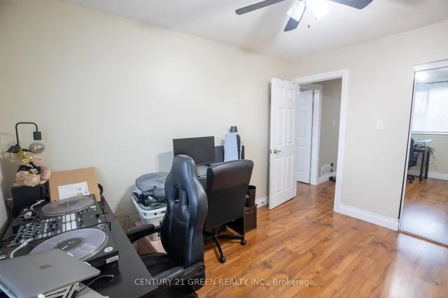 Additional image 25 of 26 Carisbrooke Crt Unit 26