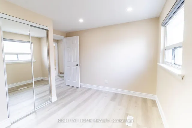 Additional image 40 of 36 Flamingo Cres