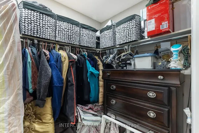 Additional image 30 of 54 Amethyst Circ