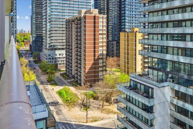 Additional image 38 of 161 Roehampton Ave Unit 1010