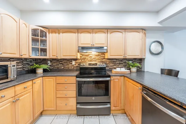 Additional image 8 of 3523 Fowler Crt