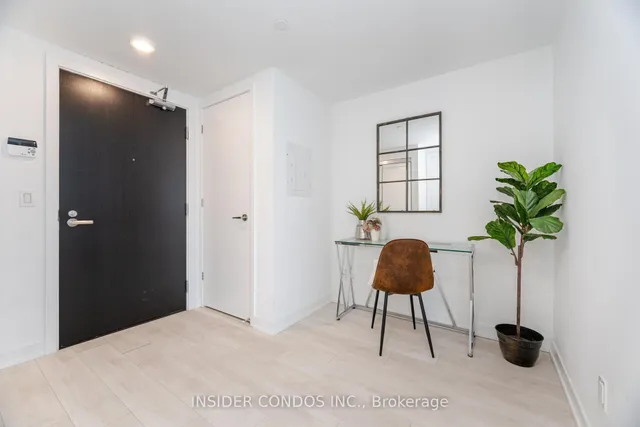Additional image 7 of 501 Yonge St Unit 5202