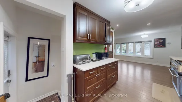 Additional image 15 of 165 Harewood Ave