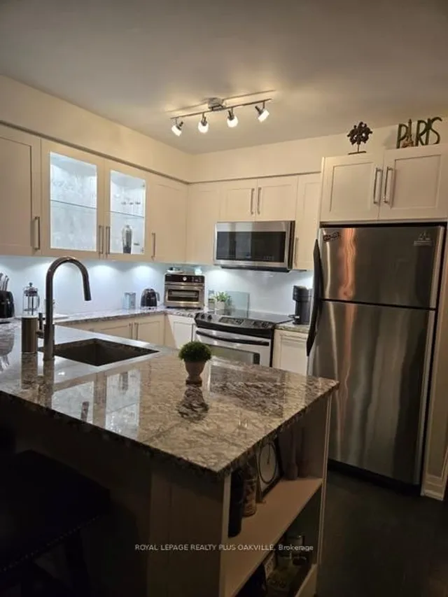 Additional image 6 of 25 Carlton St Unit 1506