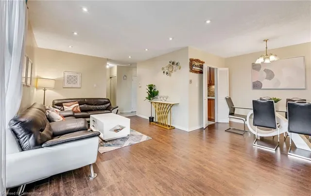 Additional image 16 of 3025 Queen Frederica Dr Unit 201