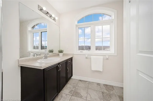 Additional image 33 of 57 Redcedar Cres