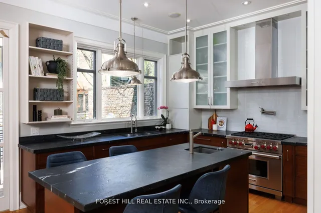 Additional image 10 of 102 Chaplin Cres