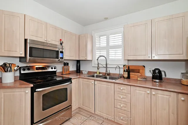 Additional image 10 of 555 Royal York Rd