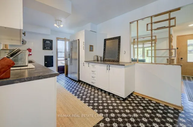 Additional image 17 of 248 Fergus Ave