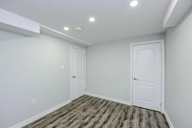 Additional image 42 of 56 Monument Tr