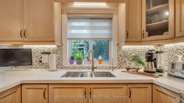 Additional image 6 of 1248 Guelph Line Unit 7