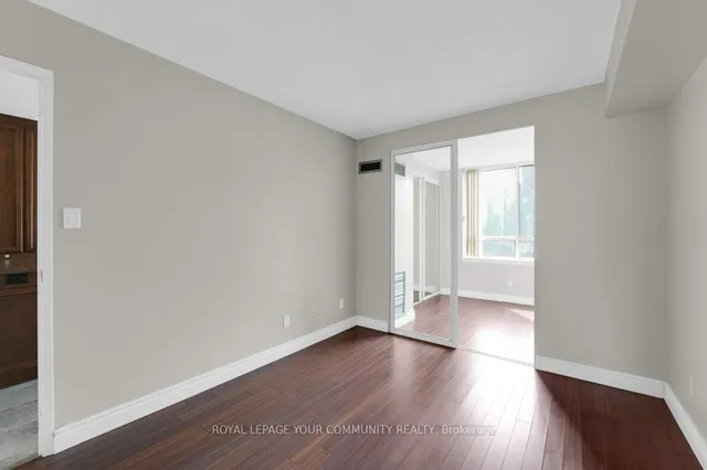 Additional image 23 of 633 Bay St Unit 2512