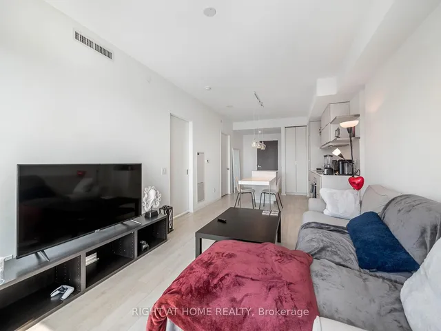 Additional image 18 of 197 Yonge St Unit 5607