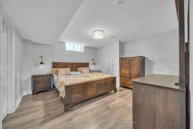 Additional image 42 of 26 Bluffwood Cres Cres