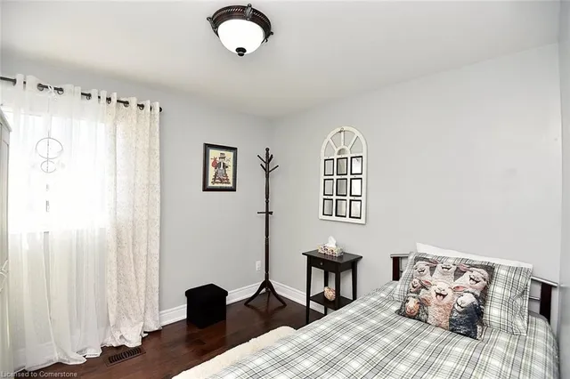 Additional image 22 of 272 Birchcliffe Cres