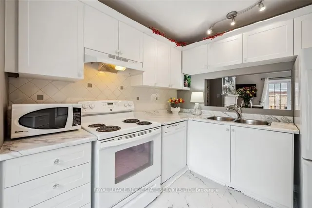 Additional image 9 of 1275 Maple Crossing Blvd Unit 15
