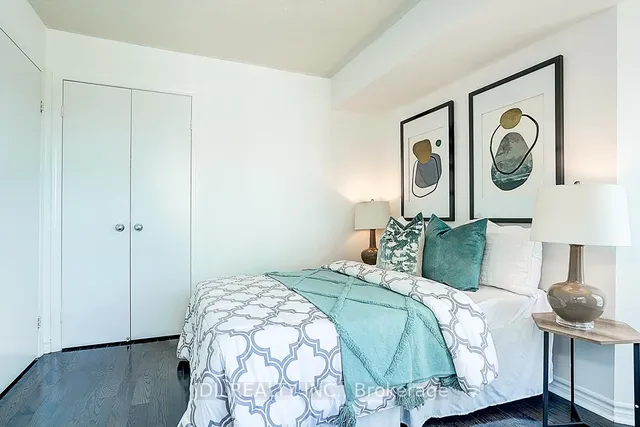 Additional image 21 of 600 Queens Quay Unit 711