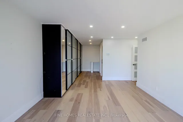 Additional image 6 of 55 Harbour Sq Unit 3213