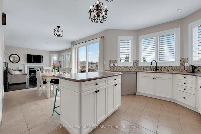Additional image 11 of 56 Nanaimo Cres