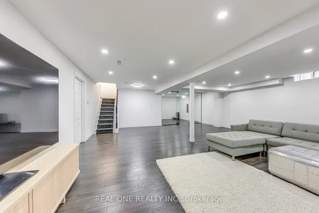 Additional image 37 of 2075 Banbury Cres