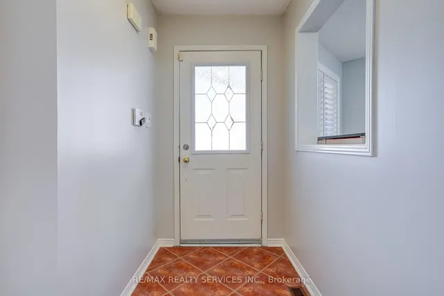 Additional image 8 of 3 White Tail Cres