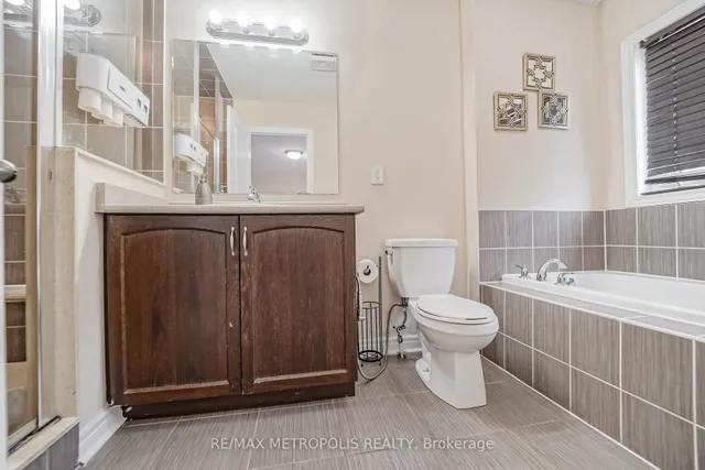 Additional image 30 of 55 Pennycross Cres