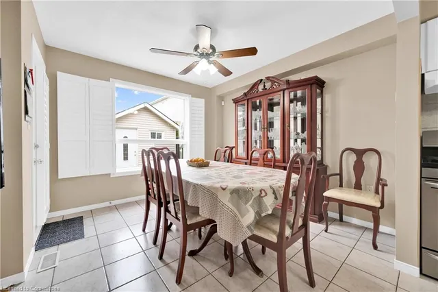 Additional image 12 of 21 Holyoake Dr