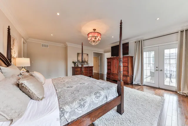 Additional image 18 of 526 Hidden Tr