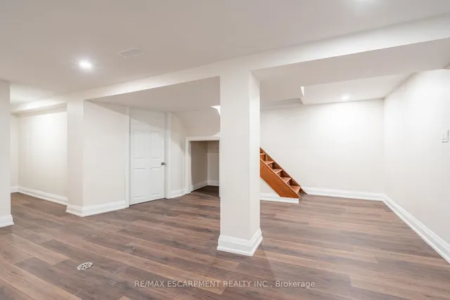 Additional image 37 of 11 Huxley Ave