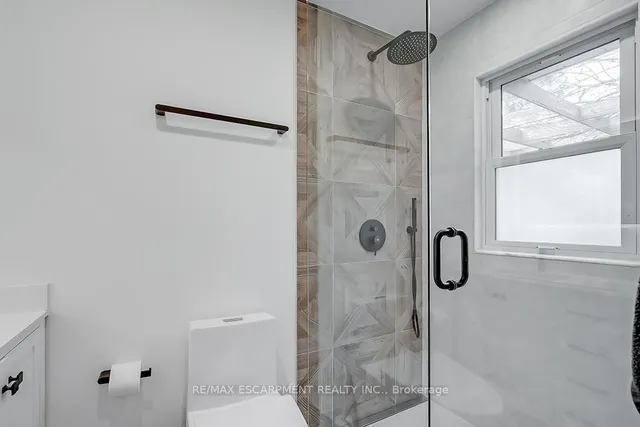 Additional image 19 of 564 Maplehill Dr