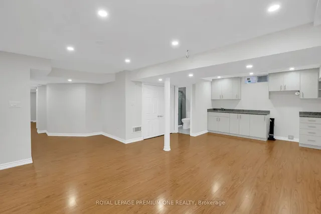 Additional image 32 of 8 Templeton Crt