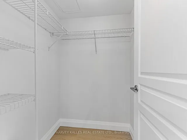 Additional image 20 of 18 Yonge St Unit 3013