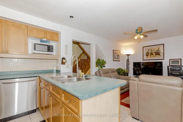 Additional image 17 of 66 Viceroy Cres