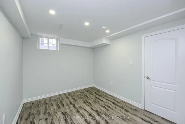 Additional image 41 of 56 Monument Tr