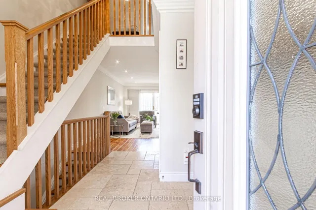 Additional image 4 of 1522 Lancaster Dr Unit 18