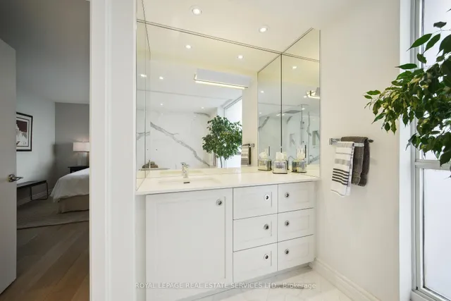 Additional image 17 of 480 Queens Quay Unit 601