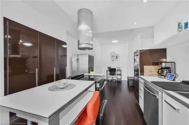 Additional image 11 of 38 Dan Leckie Way Unit 1909