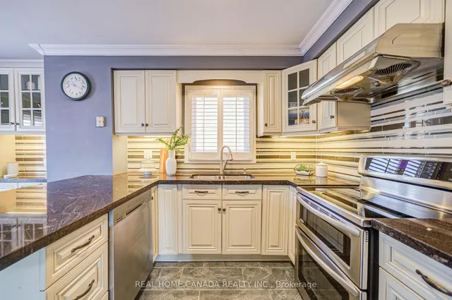 Additional image 19 of 2735 Kingsway Dr