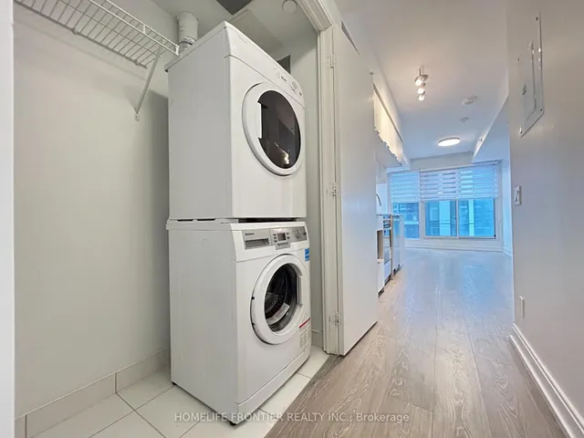 Additional image 4 of 181 Dundas St Unit 4015