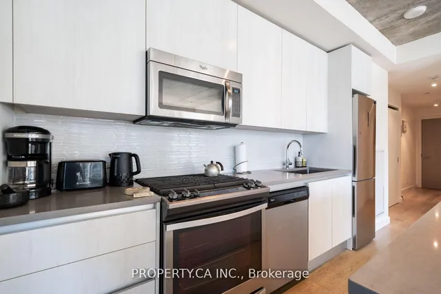 Additional image 5 of 111 Bathurst St Unit 1012