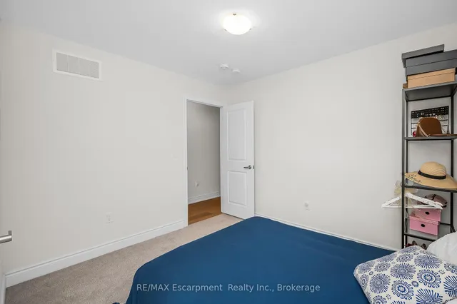 Additional image 27 of 3401 Sixth Line