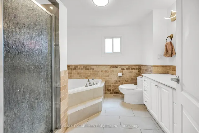 Additional image 27 of 707 Upper Wentworth St