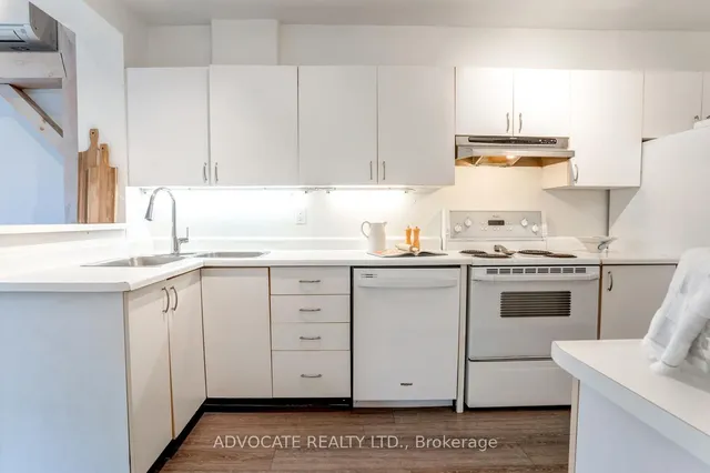 Additional image 17 of 49 Melrose Ave