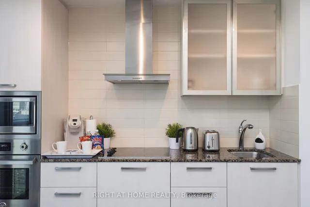 Additional image 15 of 12 York St Unit 4906