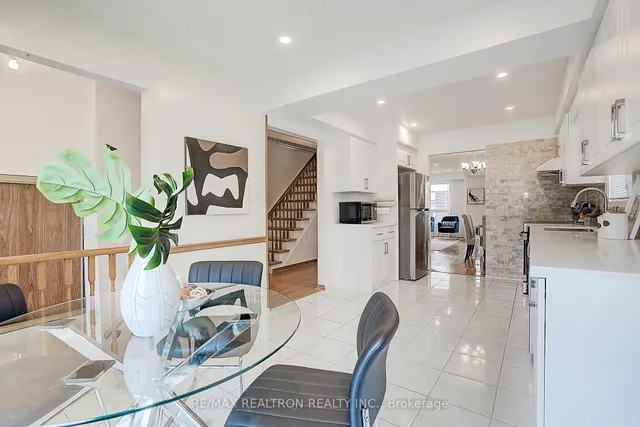 Additional image 4 of 82 Carnival Crt