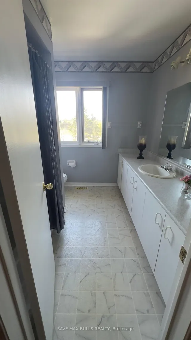 Additional image 20 of 146 Toba Cres