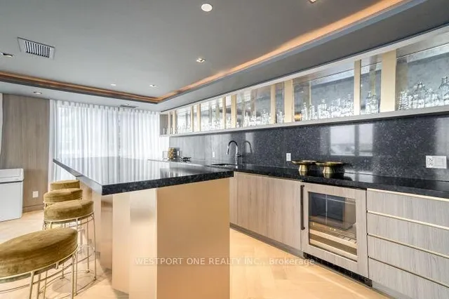 Additional image 31 of 405 Dundas St Unit 722